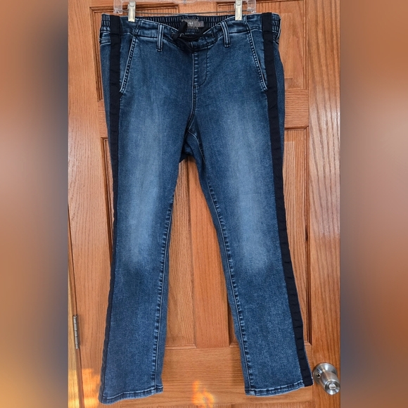 Pull-On Boyfriend Straight Super Soft Mid-Rise Jean size 0R - Picture 2 of 7